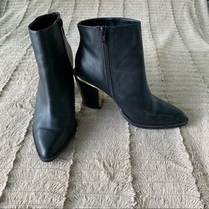 Black and Gold Ankle Boots from Aldo. Size 8